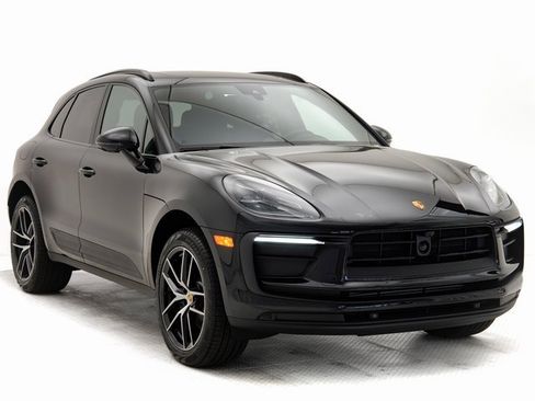 New 2025 Porsche Macan image 31