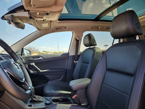 Used 2020 Volkswagen Tiguan S image 12
