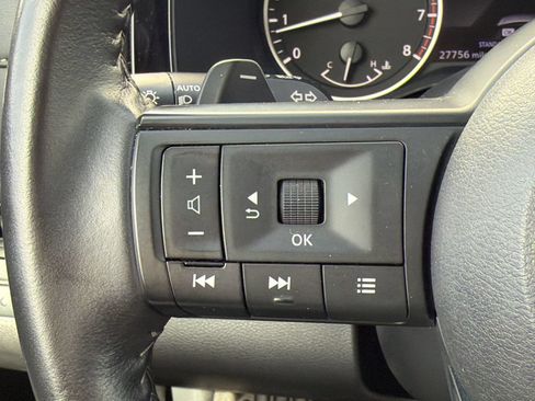 Used 2025 Nissan Pathfinder SV FWD image 16