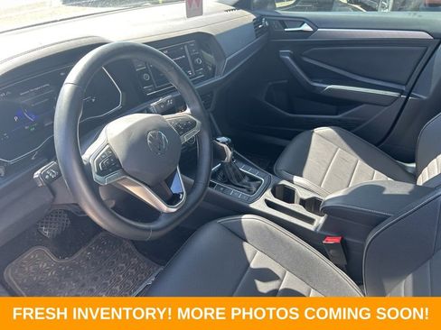 Used 2024 Volkswagen Jetta SE FWD image 8