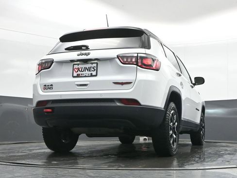 Used 2025 Jeep Compass Trailhawk image 43