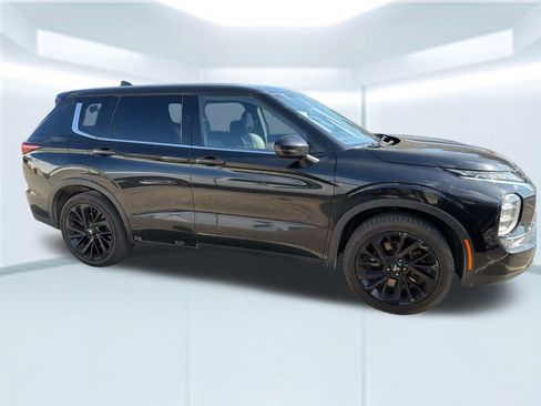 Used 2022 Mitsubishi Outlander SE image 11