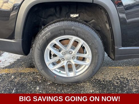 New 2025 Jeep Grand Cherokee L Laredo image 12