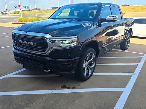 Used 2019 RAM 1500 Limited RWD image 3