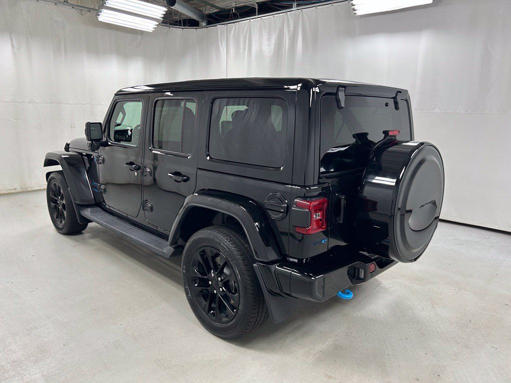 Used 2021 Jeep Wrangler Unlimited Sahara AWD/4WD image 6