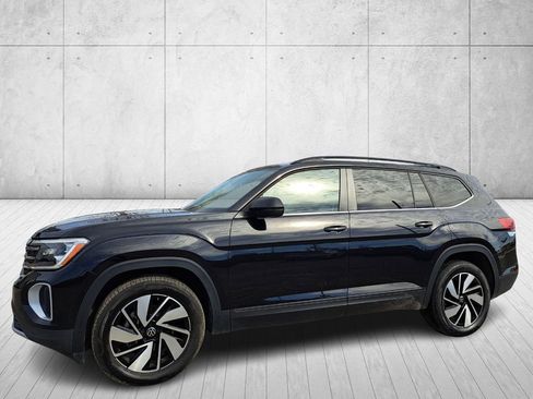 Used 2025 Volkswagen Atlas SE image 9