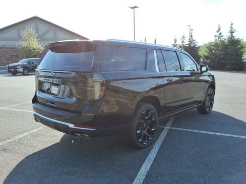 New 2026 Chevrolet Suburban High Country AWD/4WD image 5