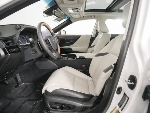 Certified 2025 Lexus ES 350 Ultra Luxury image 9