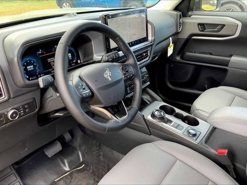 New 2025 Ford Maverick Lariat w/ Black Appearance Package image 8