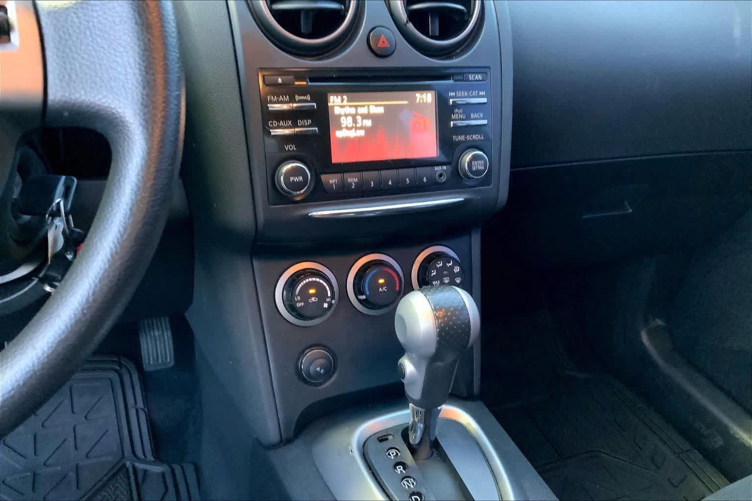 Used 2015 Nissan Rogue S w/ Convenience Package AWD/4WD image 5