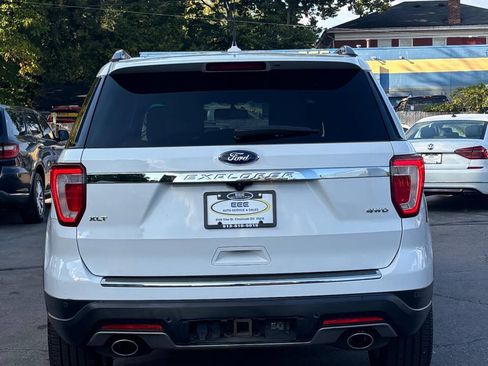 Used 2018 Ford Explorer XLT w/ Equipment Group 202A AWD/4WD image 7