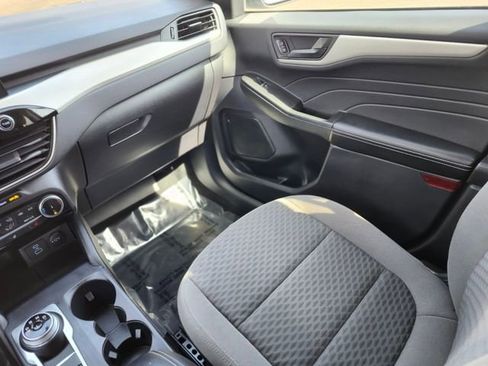 Certified 2022 Ford Escape SE w/ Cold Weather Package image 15