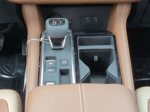 New 2026 Nissan Pathfinder Platinum FWD image 21