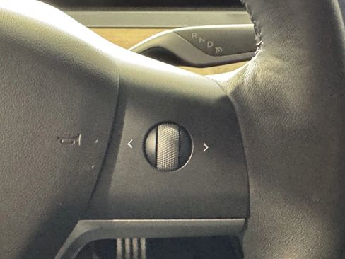 Used 2021 Tesla Model 3 Performance image 13