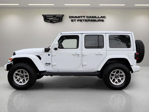 Used 2022 Jeep Wrangler Unlimited Sahara image 2