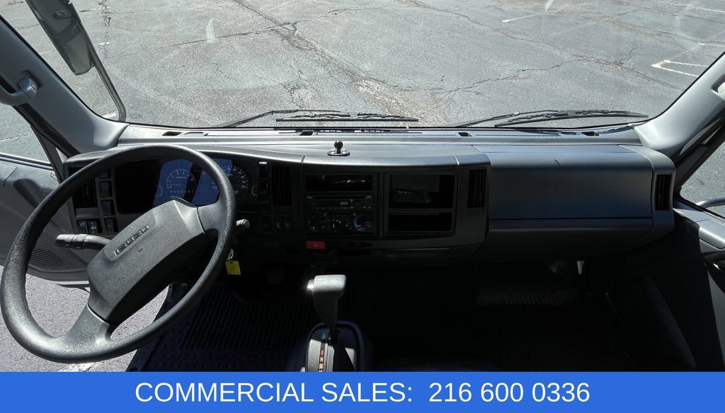 Used 2024 Isuzu NPR RWD image 18