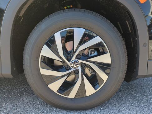 New 2026 Volkswagen Tiguan S image 42