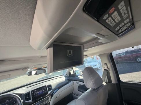 Used 2016 Honda Pilot Touring image 16