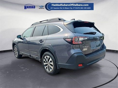 Used 2023 Subaru Outback Premium image 3