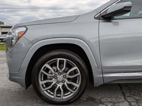 Used 2024 GMC Terrain Denali w/ Denali Premium Package AWD/4WD image 3
