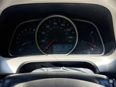 Used 2013 Toyota RAV4 XLE FWD image 8