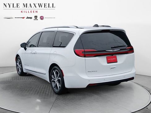 New 2026 Chrysler Pacifica Pinnacle FWD image 14