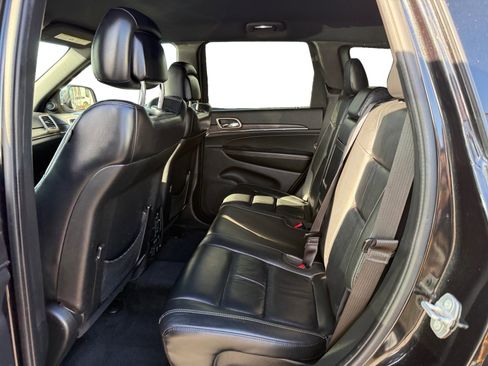 Used 2015 Jeep Grand Cherokee Limited image 16