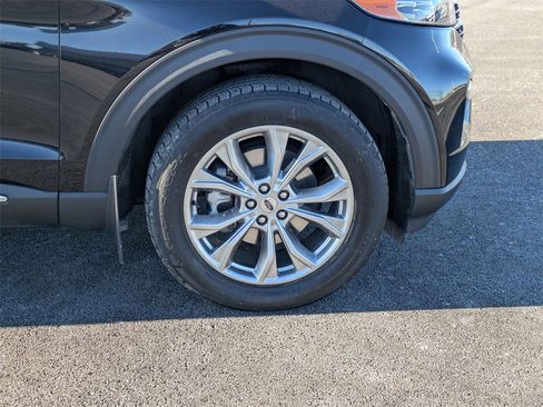Used 2020 Ford Explorer XLT w/ Equipment Group 202A image 23