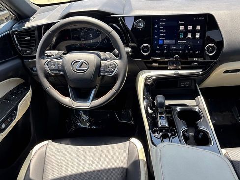 Used 2024 Lexus NX 250 FWD image 12