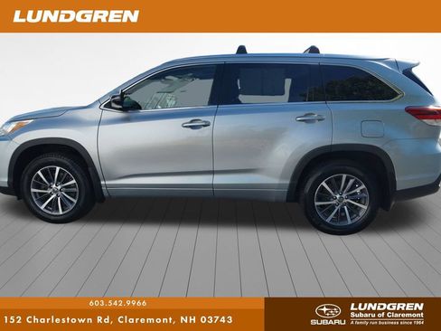 Used 2018 Toyota Highlander XLE w/ Carpet Mat Package (TMS) AWD/4WD image 43