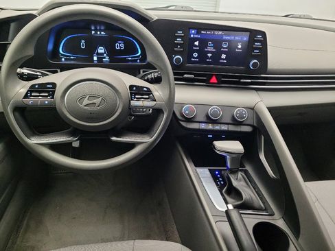 Used 2024 Hyundai Elantra SE FWD image 22