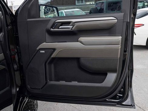 Used 2024 Chevrolet Silverado 1500 ZR2 w/ Technology Package image 11