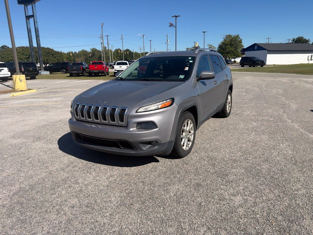 Used 2015 Jeep Cherokee Latitude FWD image 4