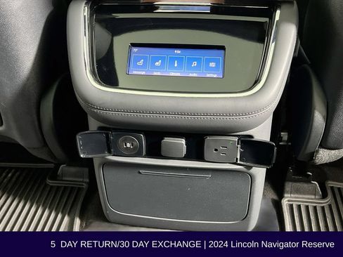 Used 2024 Lincoln Navigator Reserve AWD/4WD image 32