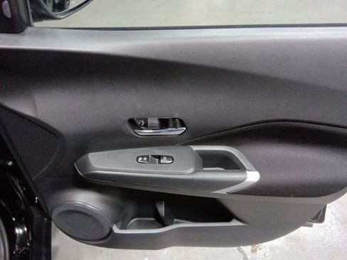 Used 2023 Nissan Kicks SV FWD image 19
