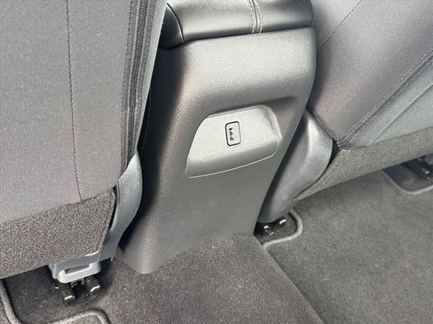 Used 2025 Nissan Sentra SV FWD image 10