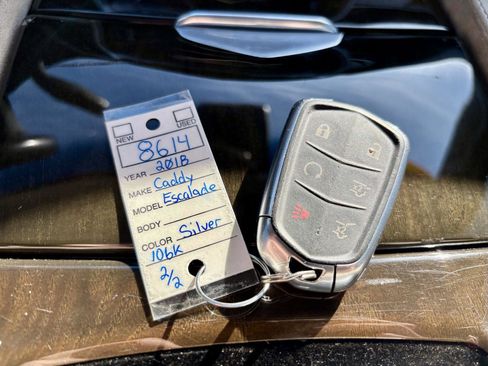 Used 2018 Cadillac Escalade Luxury image 34