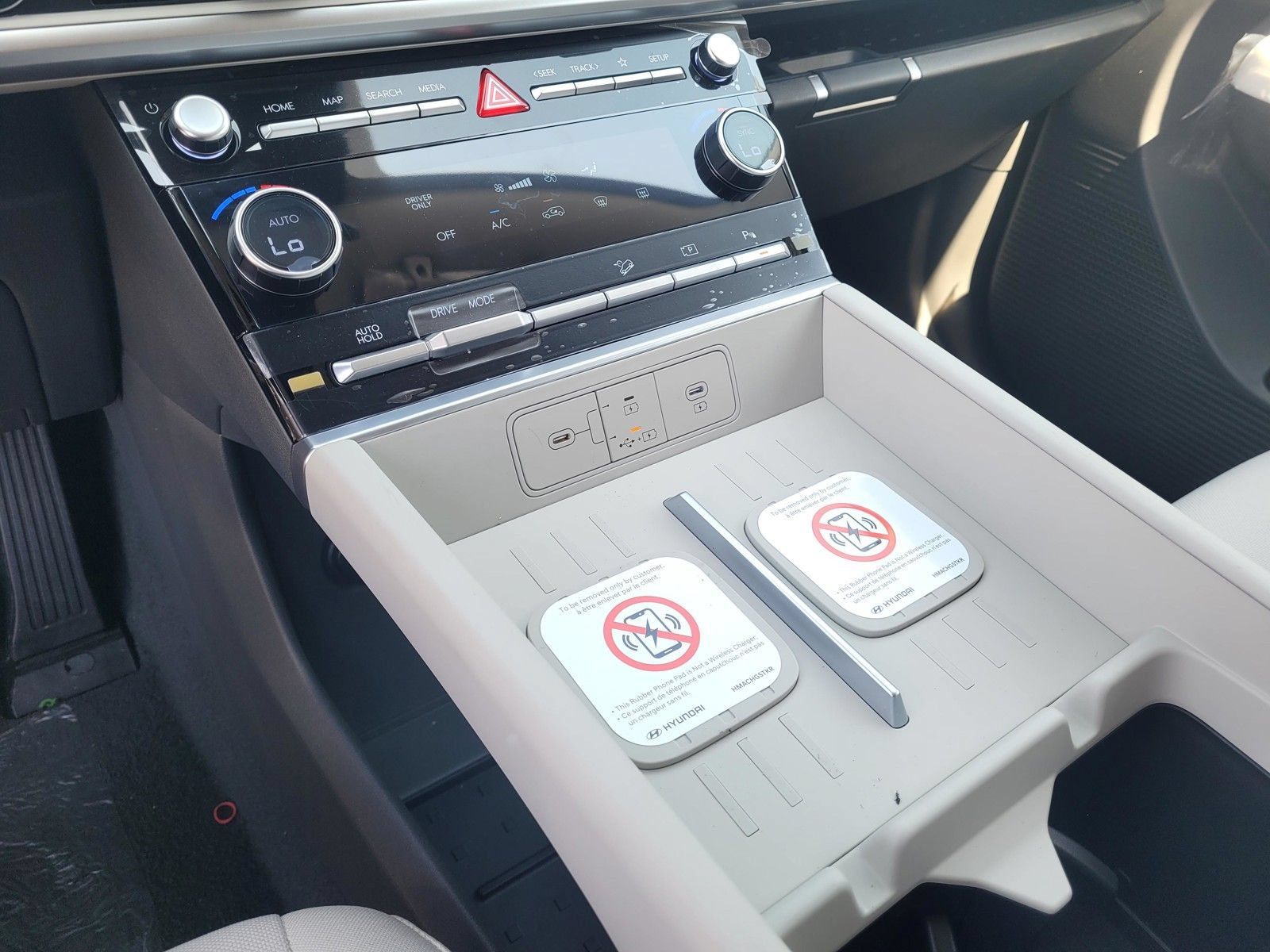 New 2026 Hyundai Santa Fe SE FWD image 17