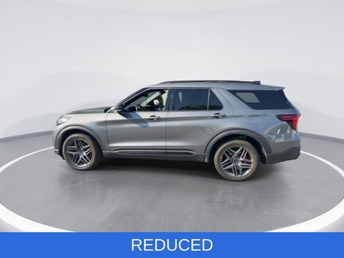 Used 2025 Ford Explorer ST-Line w/ ST-Line Street Pack AWD/4WD image 5