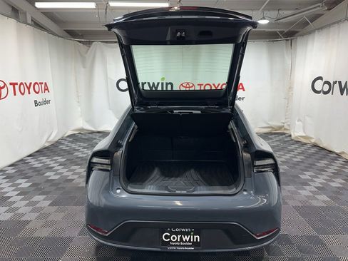 Used 2025 Toyota Prius Plug-In Hybrid image 17