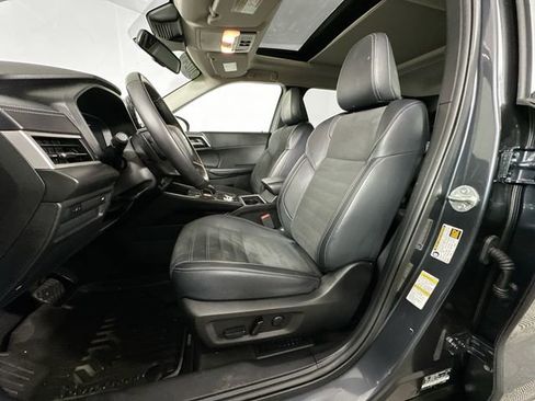 Used 2024 Mitsubishi Outlander SE image 4