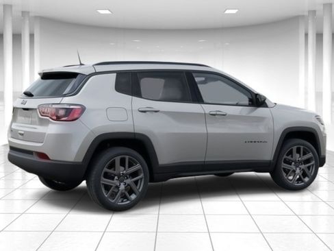 New 2026 Jeep Compass Latitude image 4