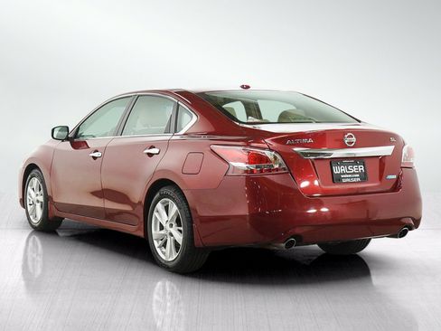 Used 2013 Nissan Altima 2.5 SL w/ Technology Pkg FWD image 3