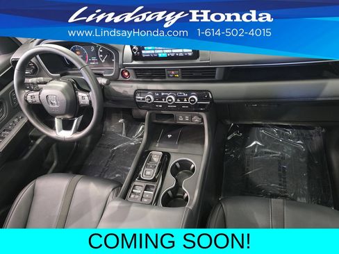 Used 2025 Honda Pilot Touring image 11