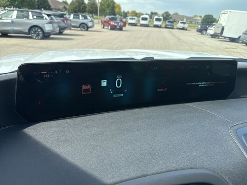 Used 2025 Ford Expedition Max Platinum AWD/4WD image 15