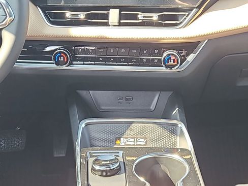New 2026 Chevrolet Equinox ACTIV w/ Convenience Package III FWD image 15