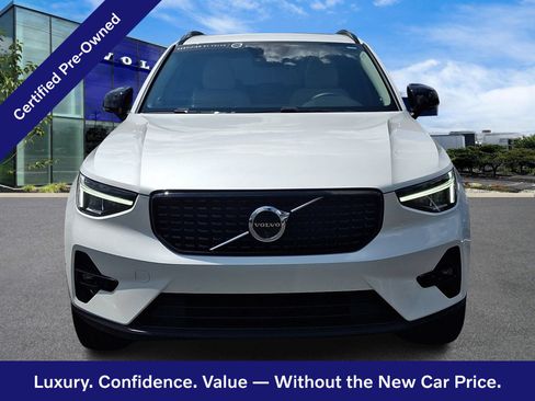 Certified 2024 Volvo XC40 B5 Plus w/ Protection Package Premier AWD/4WD image 2