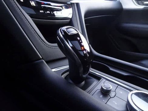 Used 2023 Cadillac XT5 Premium Luxury image 32