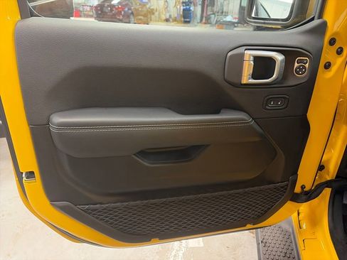 Certified 2021 Jeep Wrangler Unlimited Sahara AWD/4WD image 16