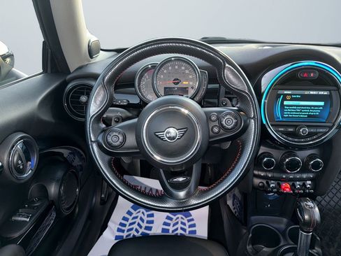 Used 2019 MINI Cooper S w/ Premium Package image 12